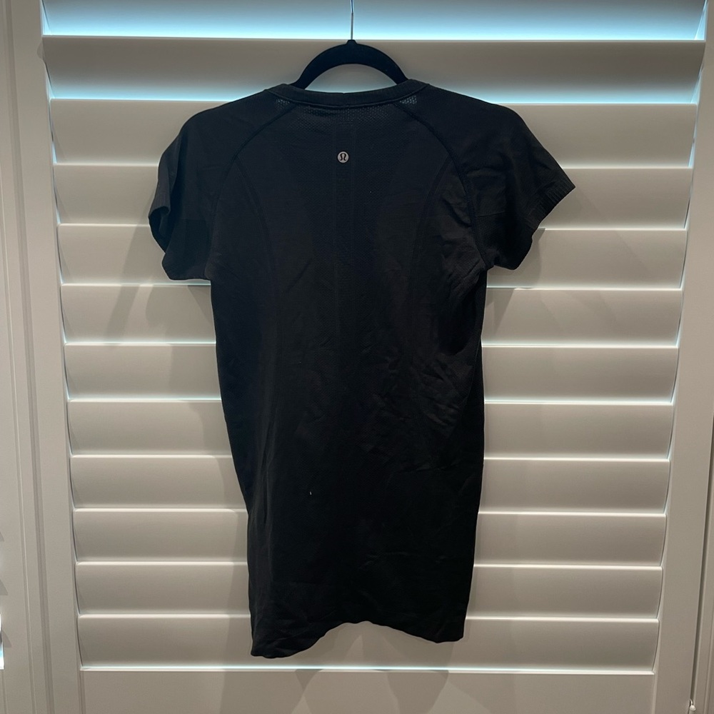 Lululemon T-Shirt